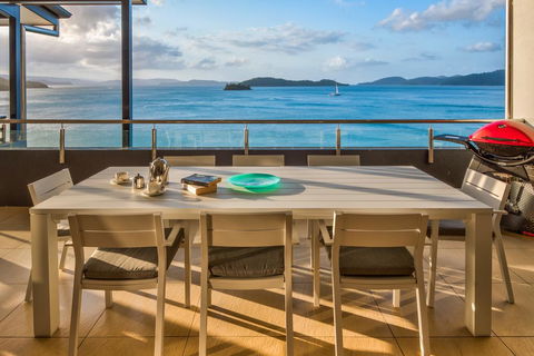 Villa 16 The Edge On Hamilton Island - Tourism Caloundra 3
