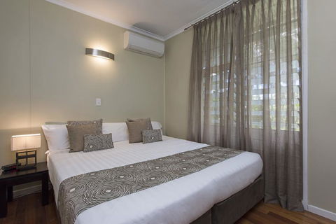 Villa Frangipani - Tourism Caloundra 3