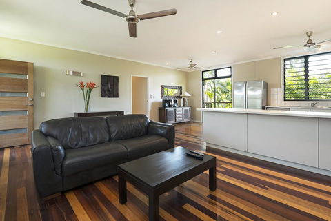 Villa Frangipani - Tourism Caloundra 2