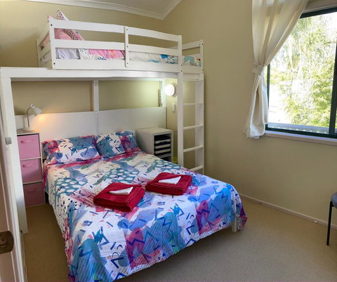 Villa Katfish - Tourism Caloundra 0