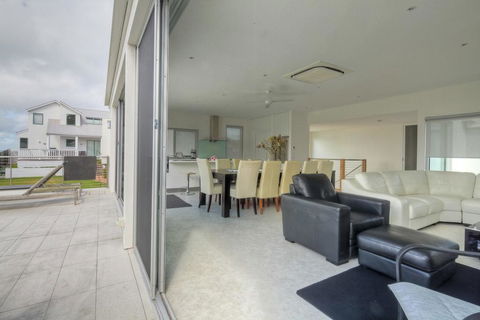 Villa Moyne - Located In A Quiet Cul De Sac And Designed For Beach Families - Tourism Caloundra 3