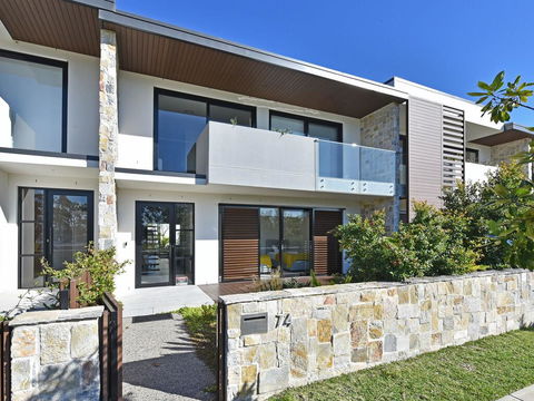 Villa Positano Waterside At Trinity Point - Tourism Caloundra 0