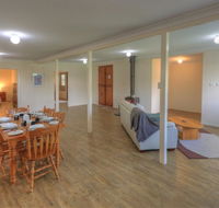 Village Stays Coldstream Gallery Bungalow - Tourism Caloundra