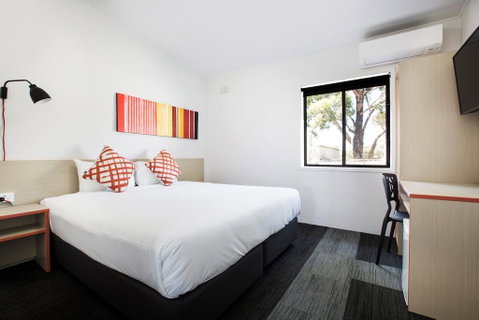 Villawood Hotel - Tourism Caloundra 0