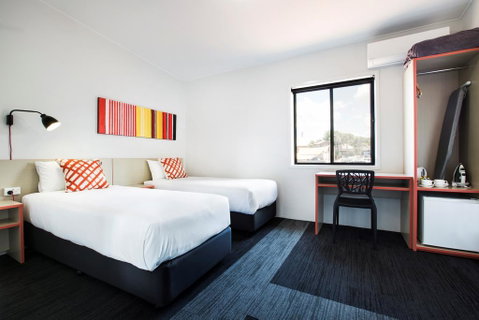 Villawood Hotel - Tourism Caloundra 2