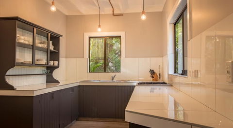 Vintage Inspired Three Bedroom Home- Heated Pool! - Tourism Caloundra 3