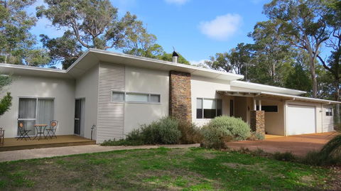 Vintners - More Space For You To Enjoy! - Tourism Caloundra 0