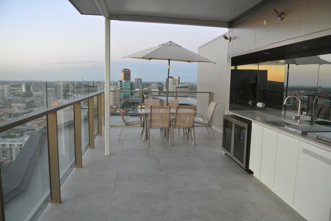 VUE Penthouse On King William - Tourism Caloundra 0