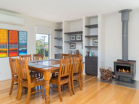 Waikiki Dream - Tourism Caloundra 1