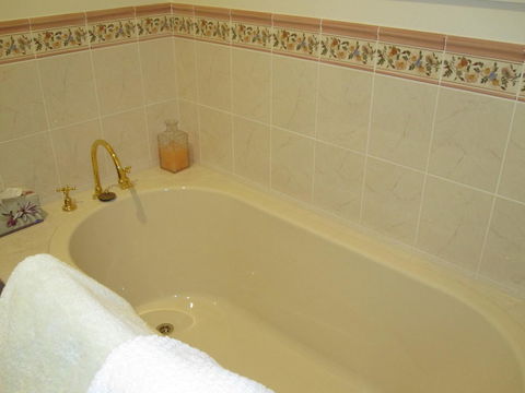 Walton House Bed & Breakfast - Tourism Caloundra 3