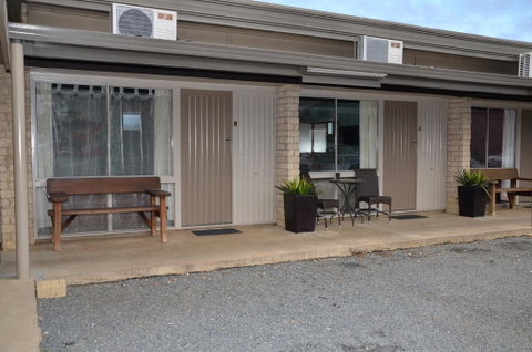 Warwick Motor Inn - Tourism Caloundra 2