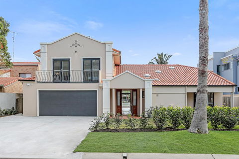 Waterfront Luxury, Noosa Heads - Tourism Caloundra 0