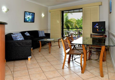 Waterfront Terraces - Tourism Caloundra 3