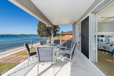 Waterfront Wonderland Foreshore Drive 41 - Tourism Caloundra 2