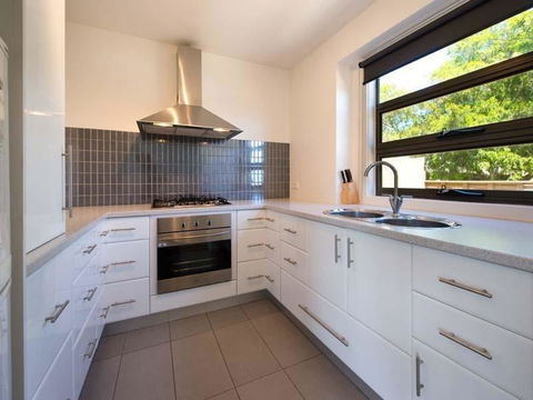 Daydream Cottage - Tourism Caloundra 3