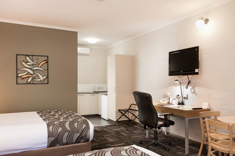 Blazing Stump Motel & Suites - Tourism Caloundra 9