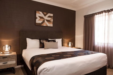 Blazing Stump Motel & Suites - Tourism Caloundra 11