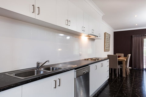 Blazing Stump Motel & Suites - Tourism Caloundra 31