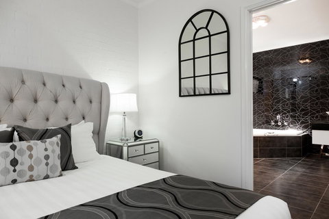 Blazing Stump Motel & Suites - Tourism Caloundra 25