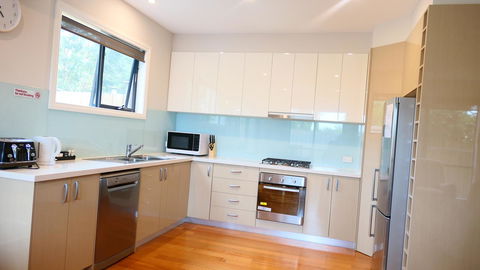 Apollo Bay Seal Apartments - Tourism Caloundra 6
