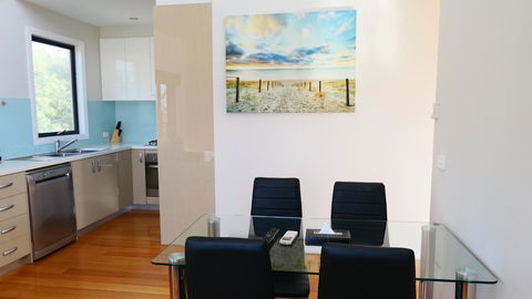 Apollo Bay Seal Apartments - Tourism Caloundra 5