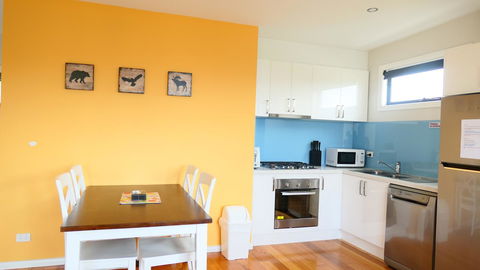 Apollo Bay Seal Apartments - Tourism Caloundra 8