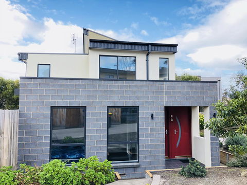 Apollo Bay Seal Apartments - Tourism Caloundra 0