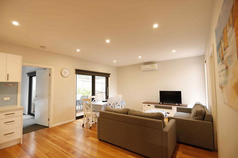 Apollo Bay Seal Apartments - Tourism Caloundra 19