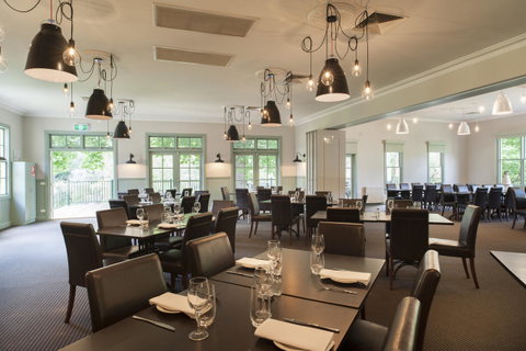 Oscar\'s On The Yarra - Tourism Caloundra 17