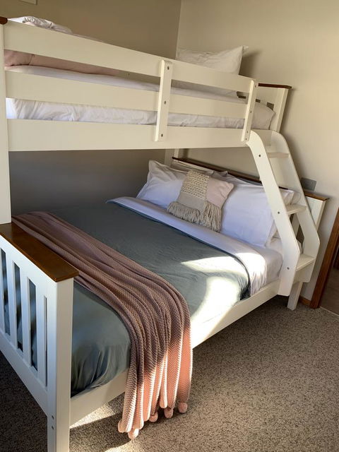 The PC Cottage - Tourism Caloundra 3