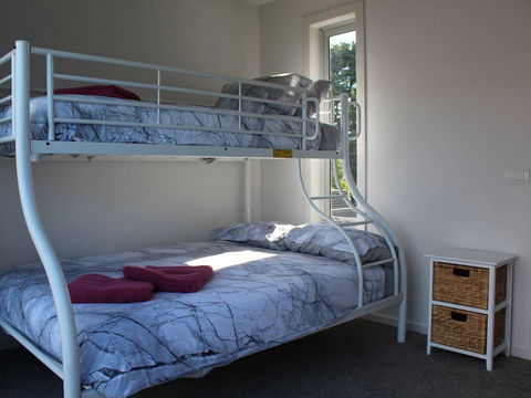 Central To Cowes - Tourism Caloundra 7