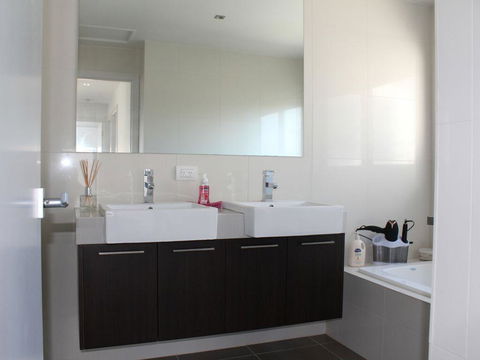 Central To Cowes - Tourism Caloundra 13