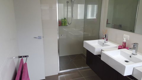 Central To Cowes - Tourism Caloundra 11