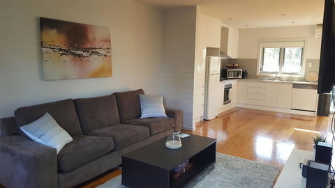 Central To Cowes - Tourism Caloundra 1