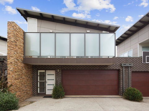 Central To Cowes - Tourism Caloundra 0
