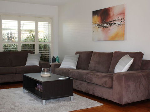 Central To Cowes - Tourism Caloundra 2