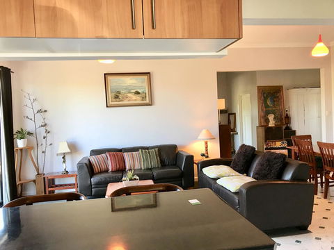 Hillâ€™s Creek Holiday Home - Tourism Caloundra 7
