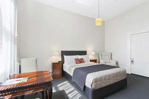 The Riversleigh - Tourism Caloundra 22