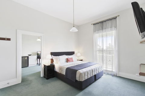 The Riversleigh - Tourism Caloundra 24