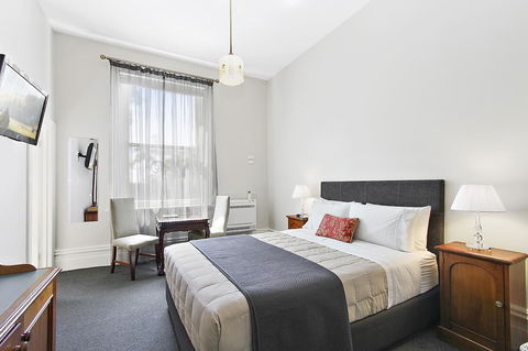 The Riversleigh - Tourism Caloundra 25