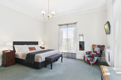 The Riversleigh - Tourism Caloundra 0
