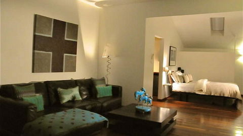 Chestnut Daylesford - Tourism Caloundra 4