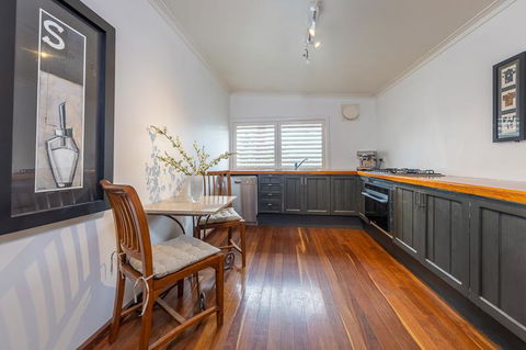 Chestnut Daylesford - Tourism Caloundra 2