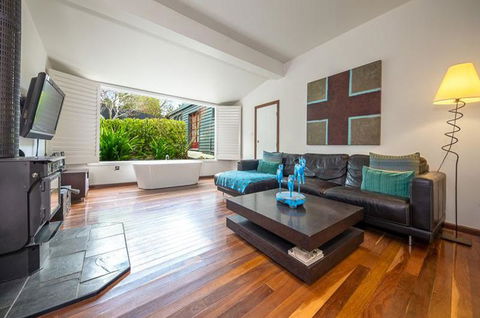 Chestnut Daylesford - Tourism Caloundra 0