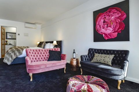 Daylesford Art Motel - Tourism Caloundra 4