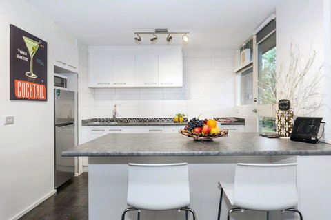 Melbourne Villa - Tourism Caloundra 11