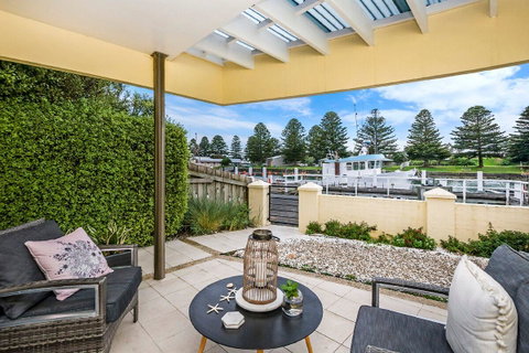 Edge17 Port Fairy Wharf - Tourism Caloundra 16