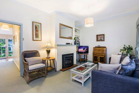 Edge17 Port Fairy Wharf - Tourism Caloundra 0