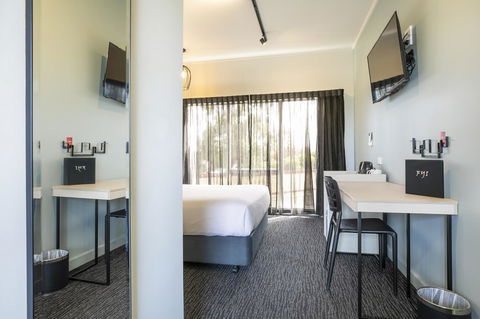 Nightcap At Excelsior Hotel - Tourism Caloundra 20