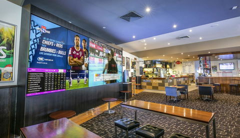 Nightcap At Excelsior Hotel - Tourism Caloundra 8
